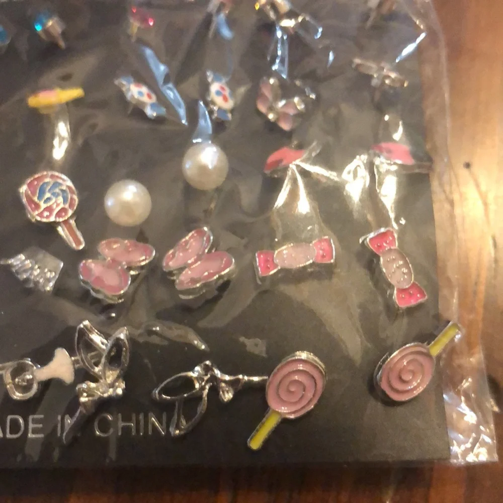 Cute! 20 Sets of Earrings